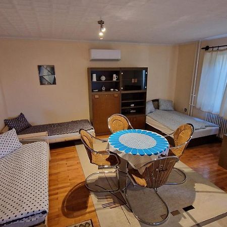Friendly Apartment In The Suburb. Будапеща Екстериор снимка