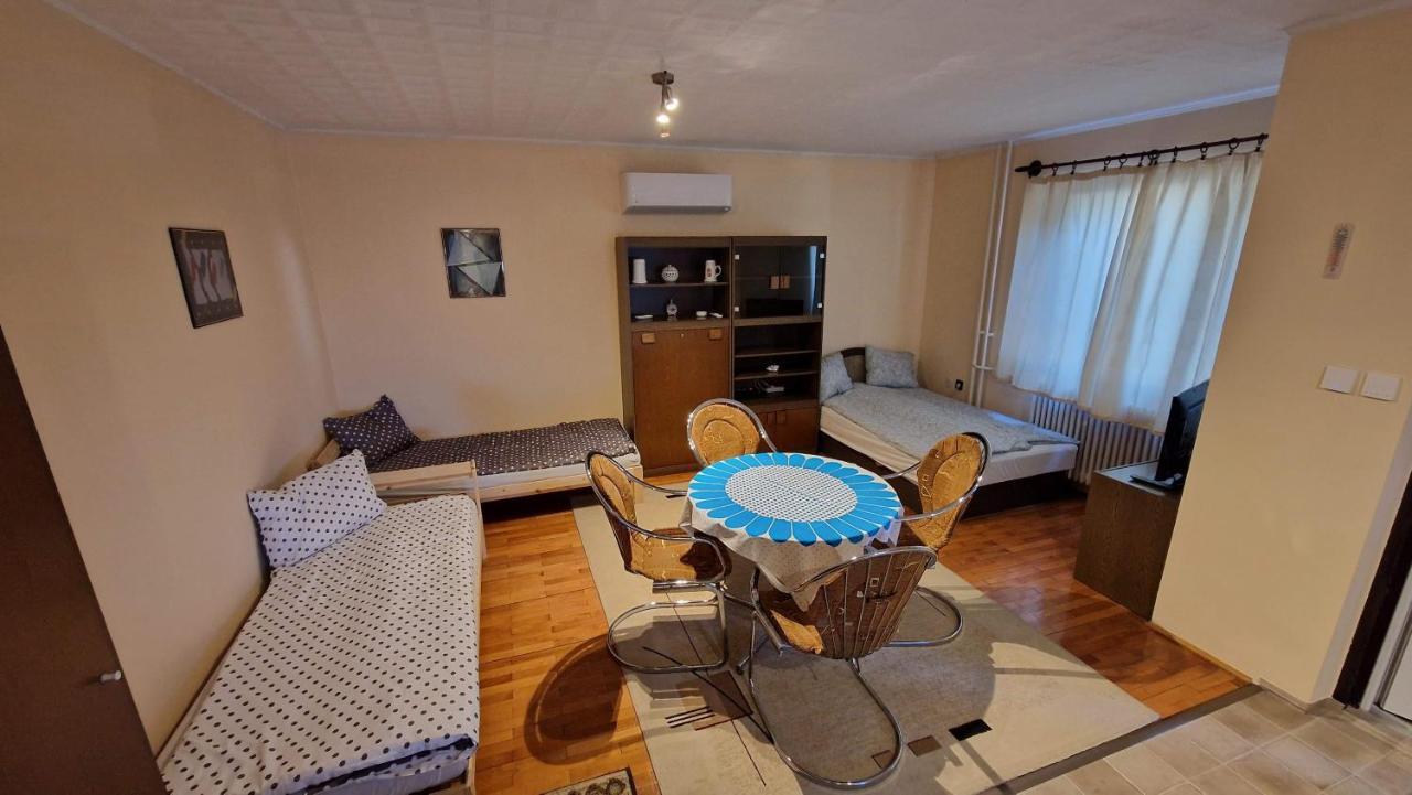 Friendly Apartment In The Suburb. Будапеща Екстериор снимка