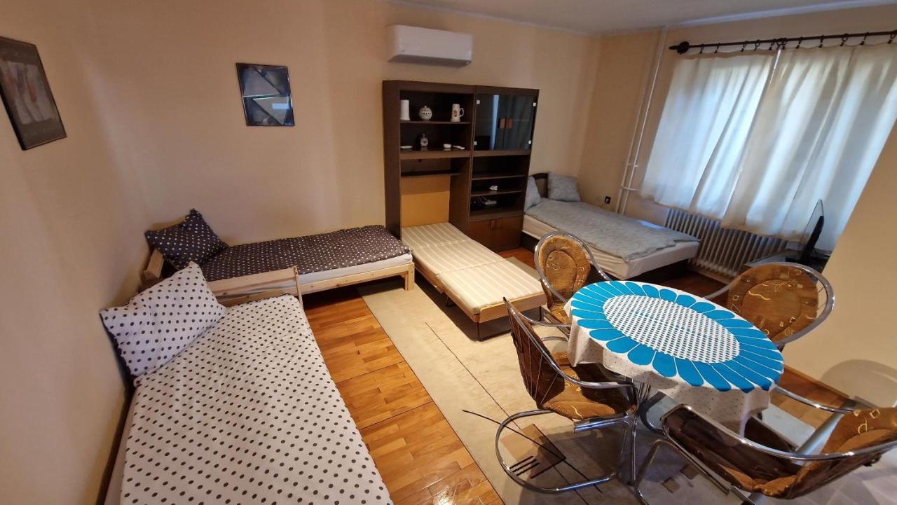 Friendly Apartment In The Suburb. Будапеща Екстериор снимка