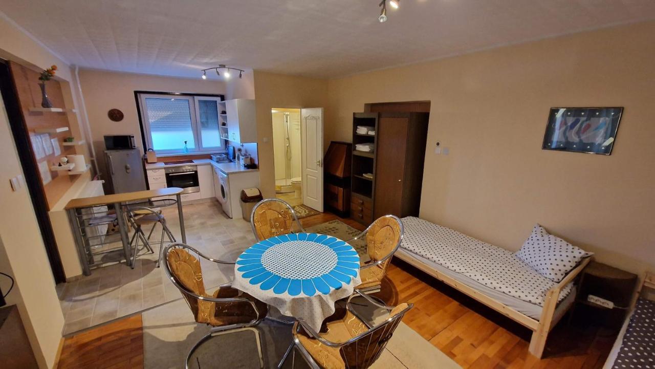 Friendly Apartment In The Suburb. Будапеща Екстериор снимка