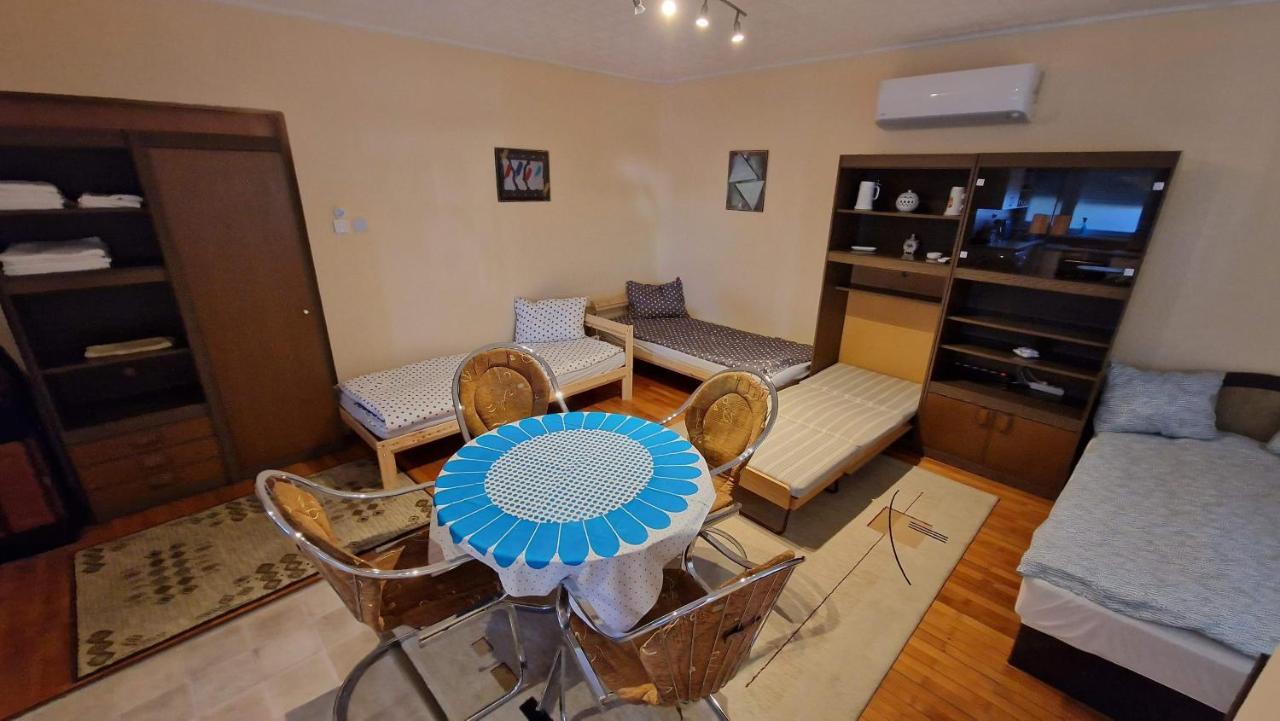 Friendly Apartment In The Suburb. Будапеща Екстериор снимка